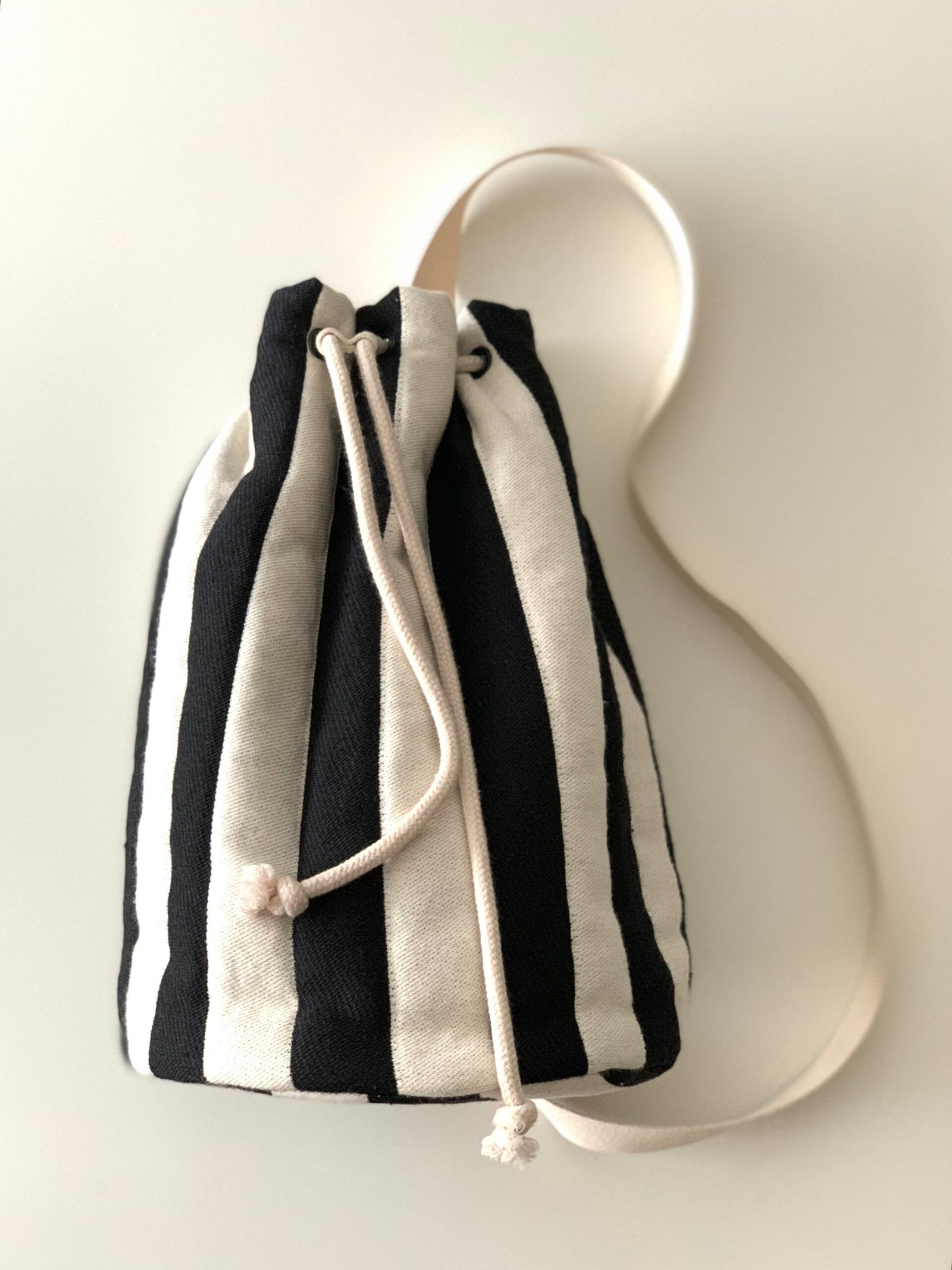 Sac bourse en tissu – vue de côté